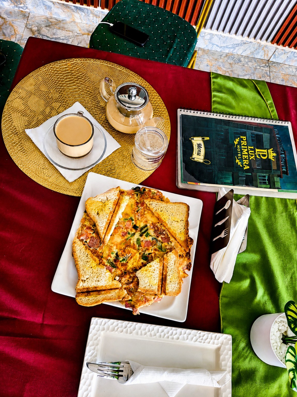 Petit déjeuner LUX PRIMERA HOTEL